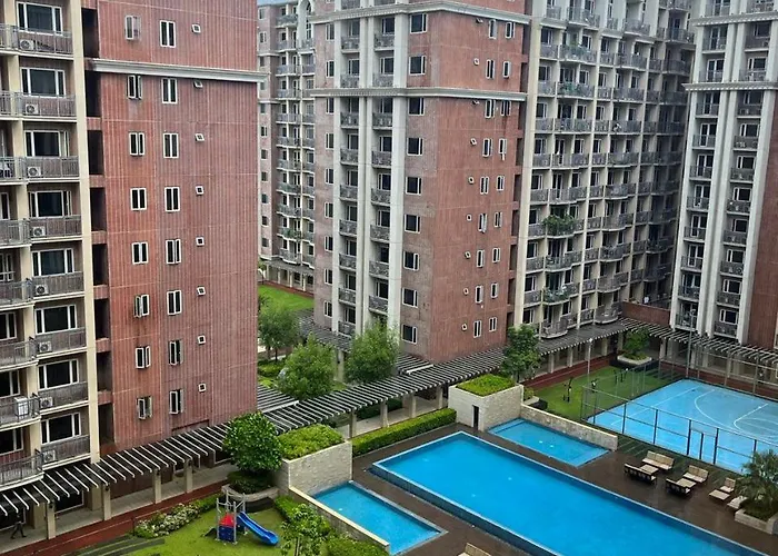 Monarch Parksuites 1bedroom With Free Pool Access Apartment